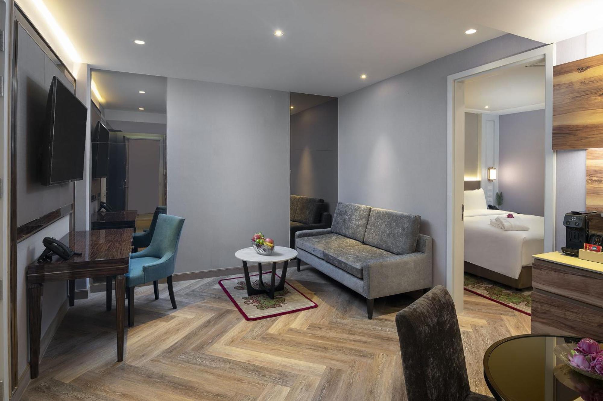 Aira Sukhumvit 11 - Sha Hotel